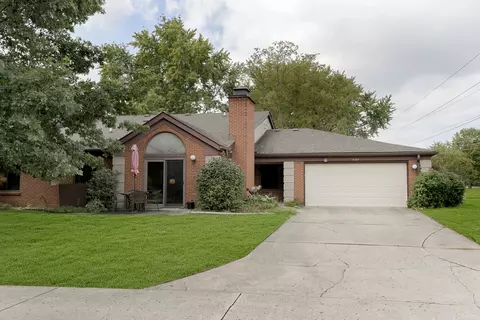 2165 Emily Dr, Indianapolis, IN 46260