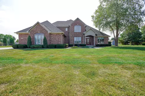 5657 W Baywood Dr, New Palestine, IN 46163