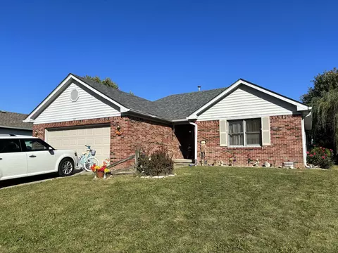 127 Winfield Park Ct, Greenfield, IN 46140