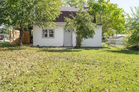407 S Main St, Summitville, IN 46070