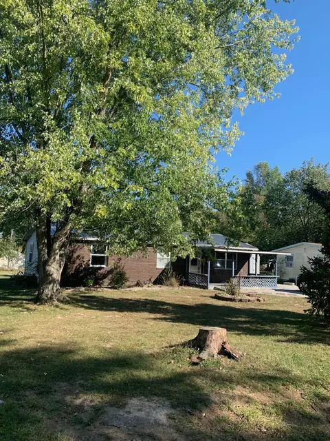 2050 N Crestwood Dr, North Vernon, IN 47265