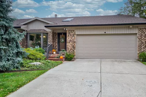 8440 Quail Hollow Rd, Indianapolis, IN 46260