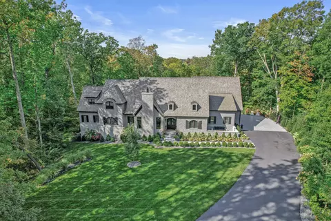 2997 Rue De Chateaux Ln, Zionsville, IN 46077