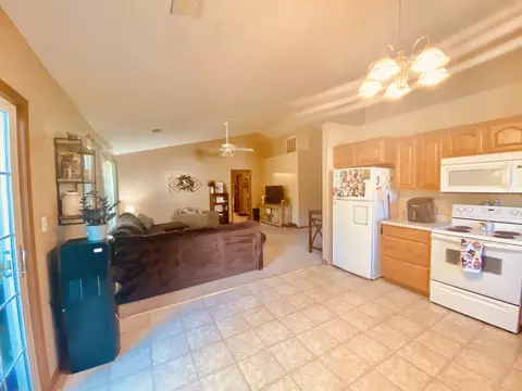 568 E Sixth St, Clinton, IN 47842 photo 5