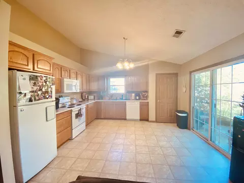 568 E Sixth St, Clinton, IN 47842 photo 6