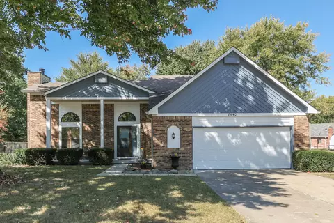 8640 Count Turf Ct, Indianapolis, IN 46217