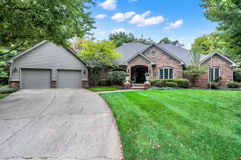 11732 Sunnybrook Pl, Fishers, IN 46038