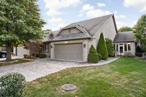765 Cottage Ln, Greenwood, IN 46143