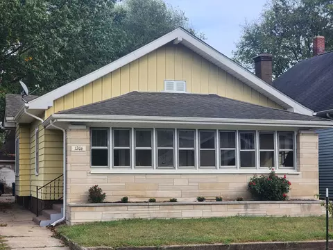 1206 S 18th St, Terre Haute, IN 47803