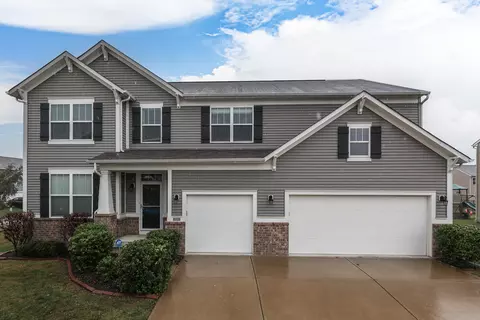 2264 Northward Ct, Greenwood, IN 46143