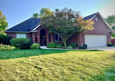 3859 Honeysuckle Ct, Terre Haute, IN 47802