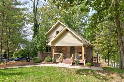 7106 Muskrat Dr, Nineveh, IN 46164