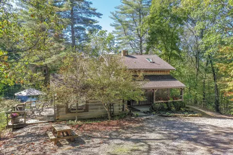 2635 Bear Wallow Hill Rd, Nashville, IN 47448