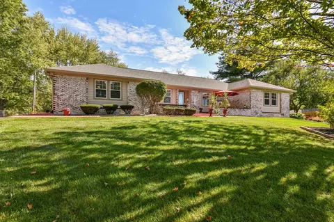 9737 Green Leaves Ct, Noblesville, IN 46060
