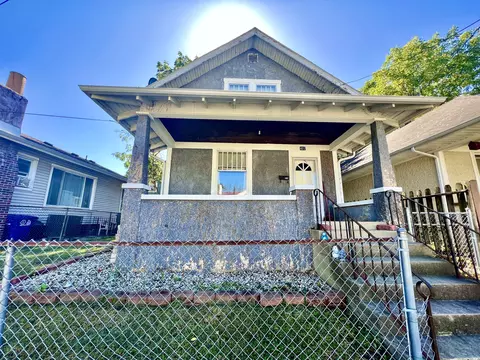 407 W Hendricks St, Shelbyville, IN 46176