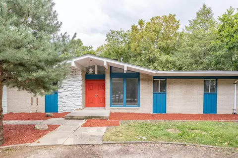 135 Bexhill Dr, Carmel, IN 46032