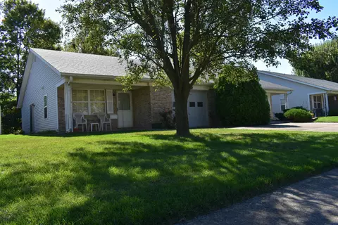 405 Dangerfield Dr, Beech Grove, IN 46107