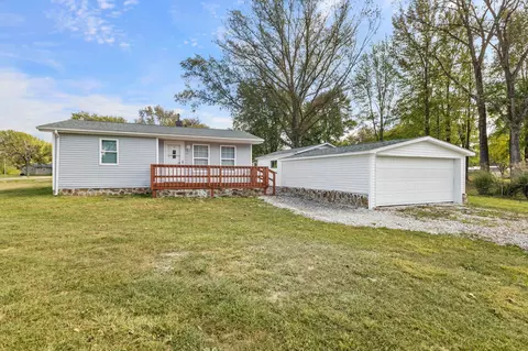 5083 S Vine St, Columbus, IN 47201
