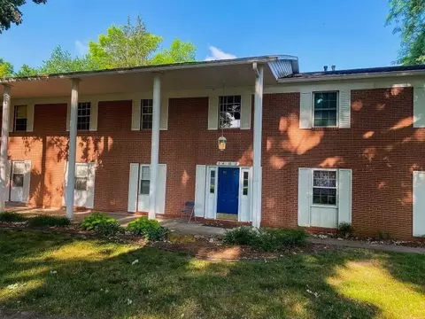 12 Heritage Dr, Terre Haute, IN 47803