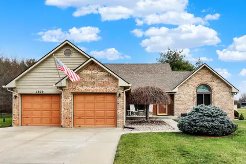 3809 S Eland Dr, New Palestine, IN 46163