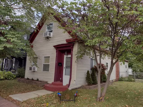 598 S 10th St, Noblesville, IN 46060