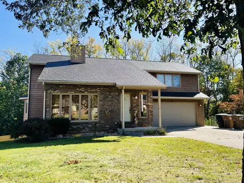 553 Kinney Ln, Columbus, IN 47201