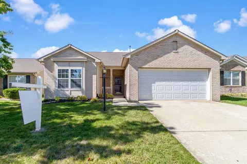 19419 Prairie Crossing Dr, Noblesville, IN 46062