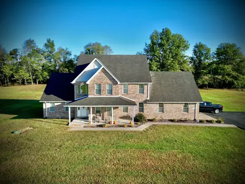 3125 Sunnyside Dr, Seymour, IN 47274