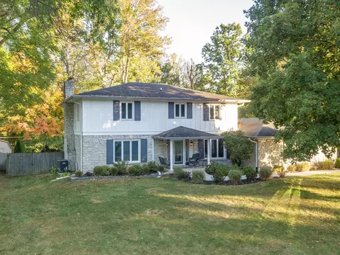 930 Leisure Ln, Greenwood, IN 46142