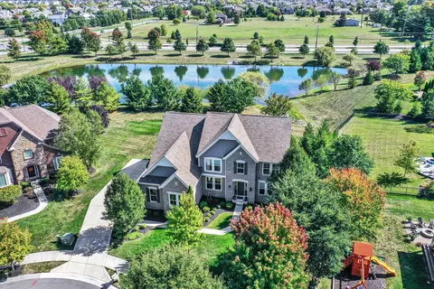 13997 Twin Lakes Cir W, Carmel, IN 46074