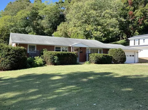 400 Valley Dr, Martinsville, IN 46151