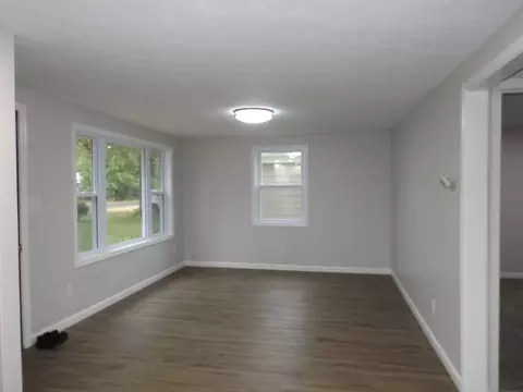 554 Patterson Rd, Columbus, IN 47203 photo 2