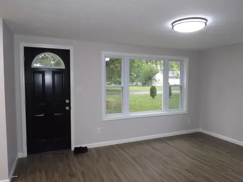 554 Patterson Rd, Columbus, IN 47203 photo 3