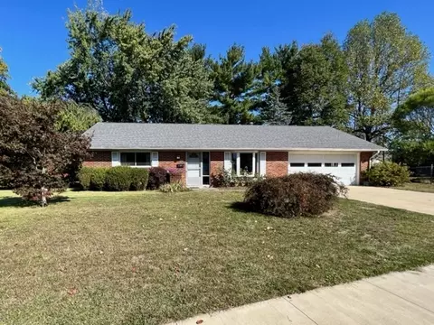 3510 Larkspur Ln, Columbus, IN 47203
