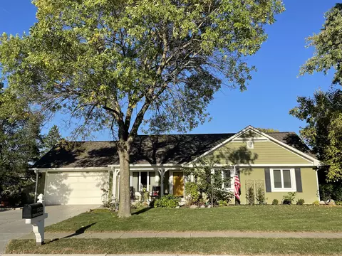 13221 Harrison Dr, Carmel, IN 46033