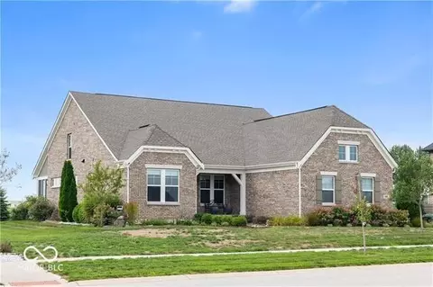 1009 Margate Dr, Greenwood, IN 46143