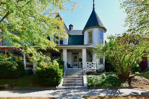 324 N 9th St, Noblesville, IN 46060