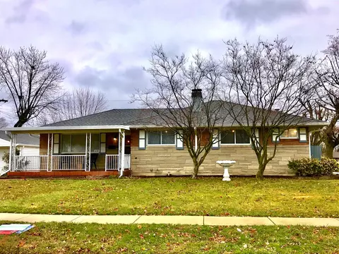 609 Killian Dr, Beech Grove, IN 46107 photo 2