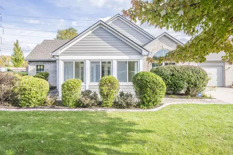 5765 Quail Crossing Dr, Indianapolis, IN 46237