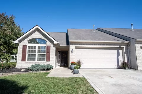 11748 Whisper Cove Dr, Fishers, IN 46037