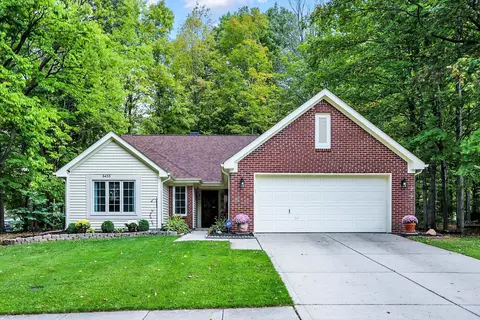 6433 Salem Dr, Fishers, IN 46038