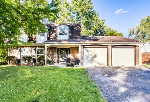8320 Charter Oak Dr, Indianapolis, IN 46260