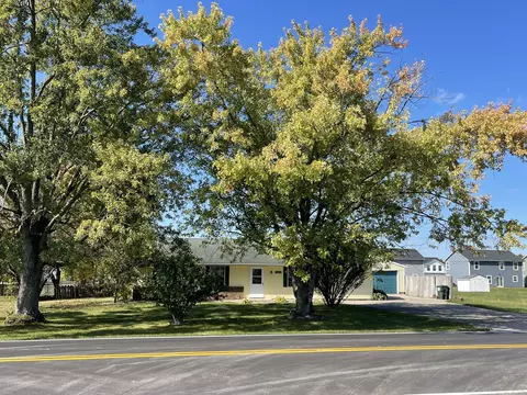 1862 N Blue Rd, Greenfield, IN 46140
