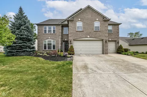 1429 Woodfield Dr, Greenwood, IN 46143