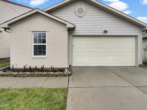 625 Meadows Edge Ln, Indianapolis, IN 46217
