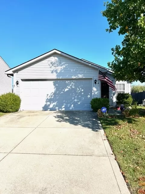 1643 Long Lake Dr, Greenwood, IN 46143