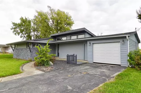 305 E State Road 28, Muncie, IN 47303