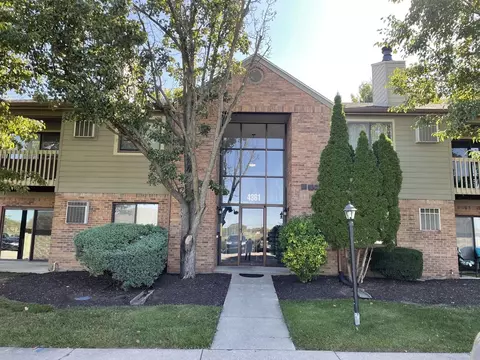 4361 Village Parkway Cir W #8, Indianapolis, IN 46254