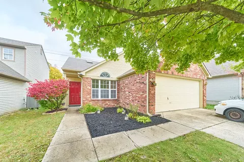 5214 Pin Oak Dr, Indianapolis, IN 46254