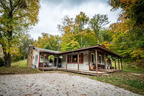 6239 Susie Ayers Rd, Nashville, IN 47448